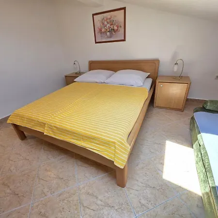 Tomislav Nv 8 Pax - With Sea View, 250 M From The דירה *