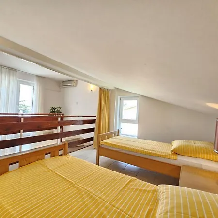 דירה Tomislav Nv 8 Pax - With Sea View, 250 M From The נובי ווינודולסקי