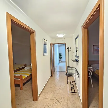 Tomislav Nv 8 Pax - With Sea View, 250 M From The נובי ווינודולסקי