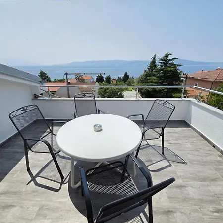 Tomislav Nv 8 Pax - With Sea View, 250 M From The דירה *