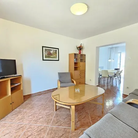 Tomislav Nv 8 Pax - With Sea View, 250 M From The דירה *